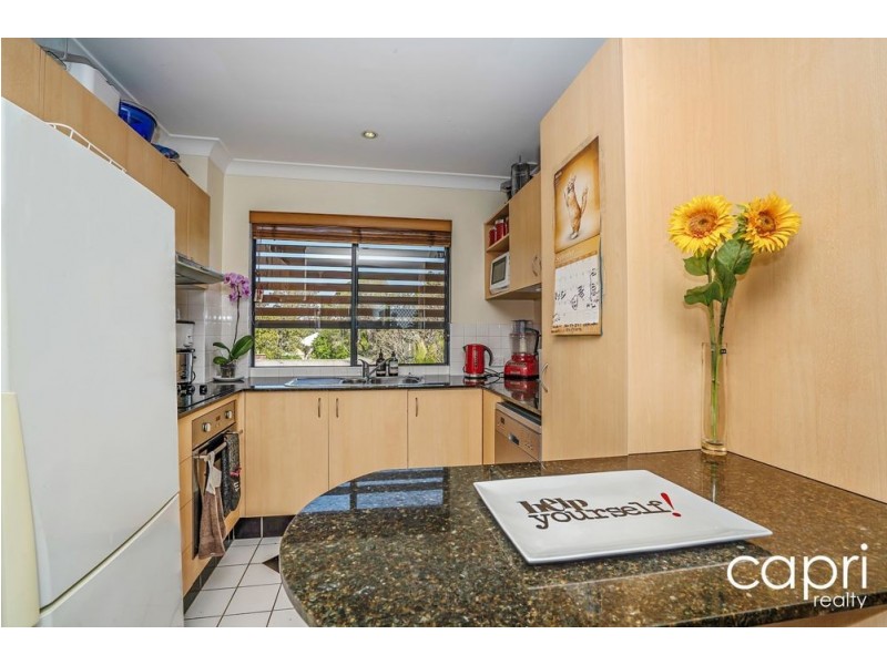 7/31 Middle Street, Labrador QLD 4215