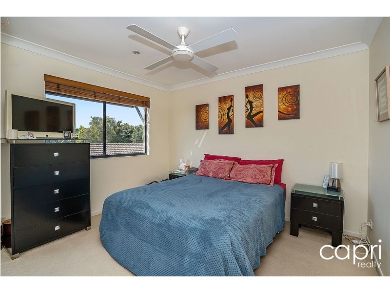 7/31 Middle Street, Labrador QLD 4215