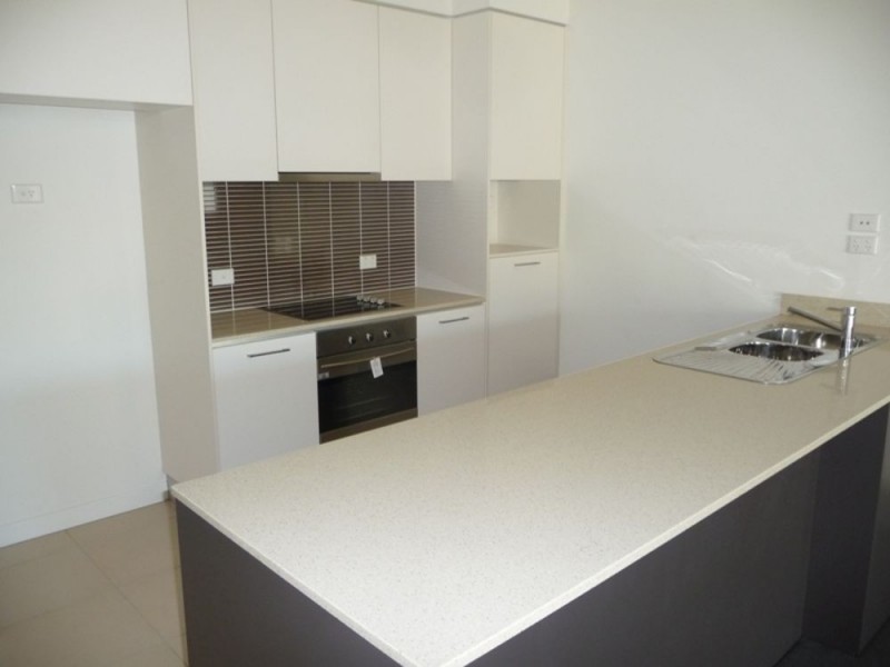 534/66 Sickle Avenue, Hope Island QLD 4212