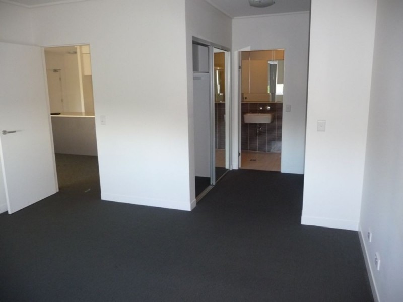 534/66 Sickle Avenue, Hope Island QLD 4212