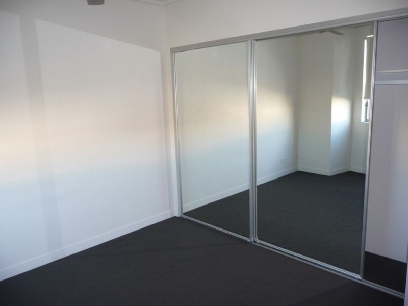 534/66 Sickle Avenue, Hope Island QLD 4212