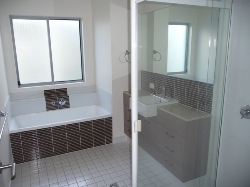 534/66 Sickle Avenue, Hope Island QLD 4212