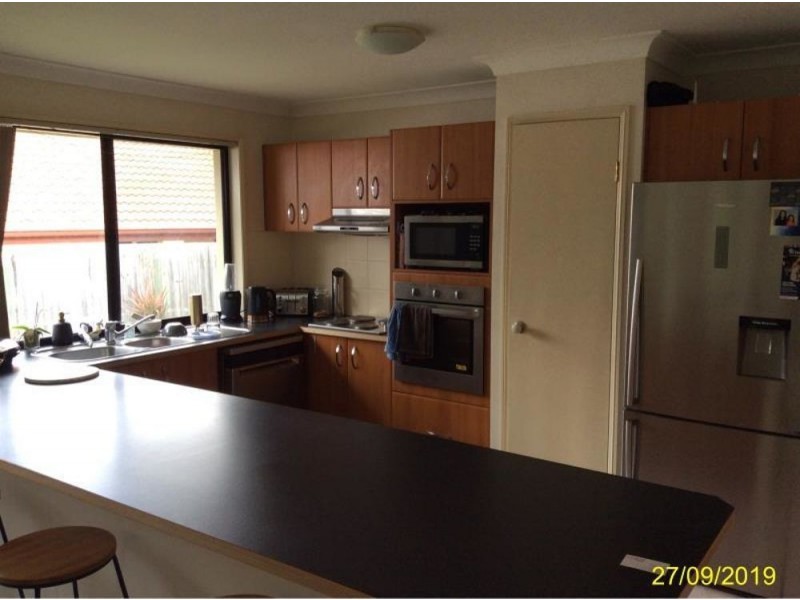 2/7 Garden View Court, Merrimac QLD 4226