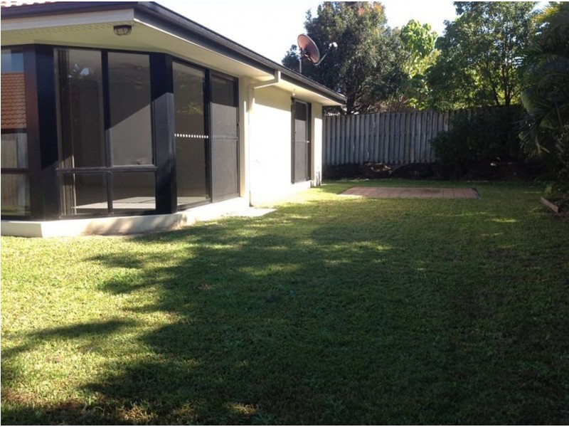 2/7 Garden View Court, Merrimac QLD 4226
