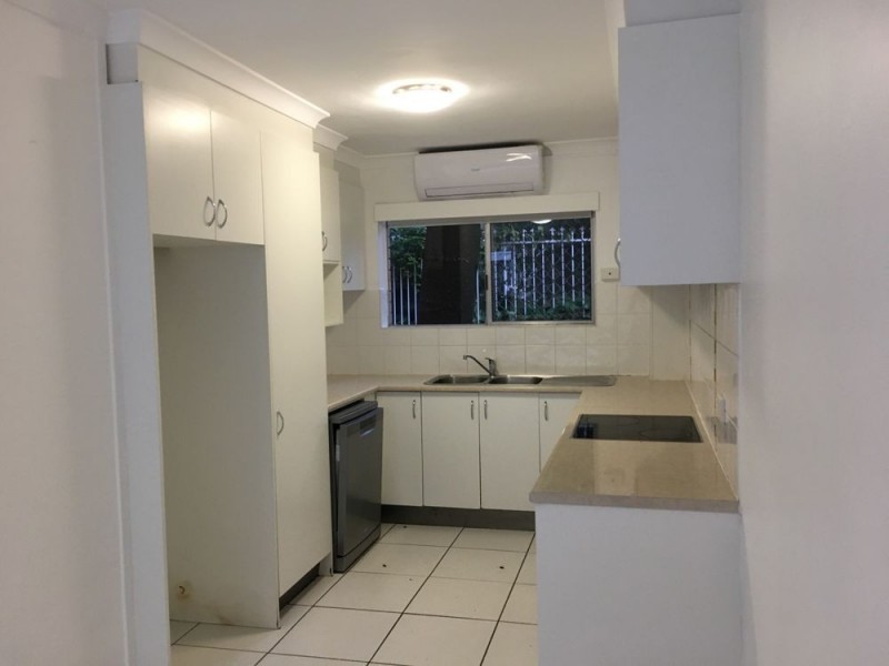 2/75 Old Burleigh Road, Surfers Paradise QLD 4217
