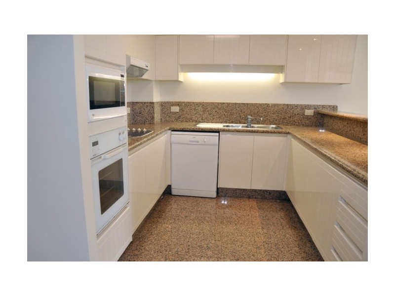 6 Allenton 125 Santa Cruz Blvd, Clear Island Waters QLD 4226