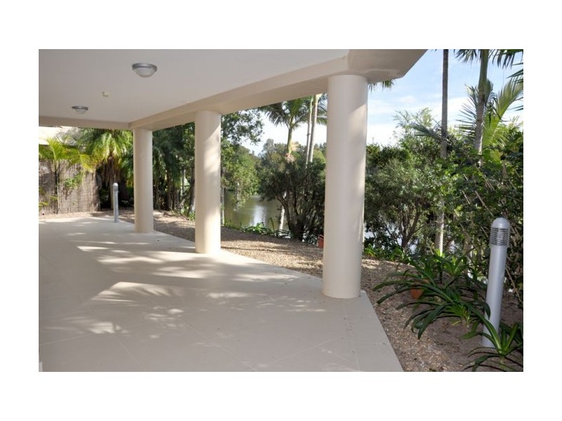 6 Allenton 125 Santa Cruz Blvd, Clear Island Waters QLD 4226