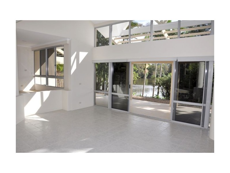 6 Allenton 125 Santa Cruz Blvd, Clear Island Waters QLD 4226