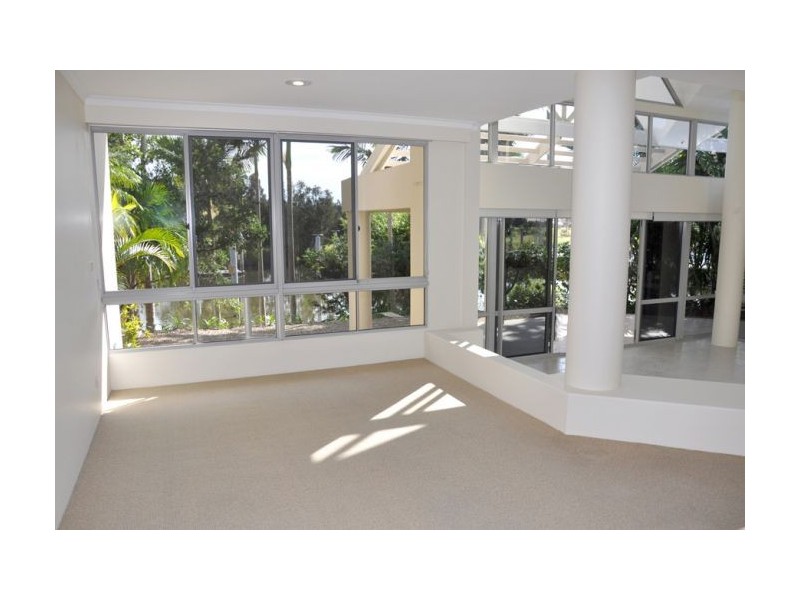 6 Allenton 125 Santa Cruz Blvd, Clear Island Waters QLD 4226
