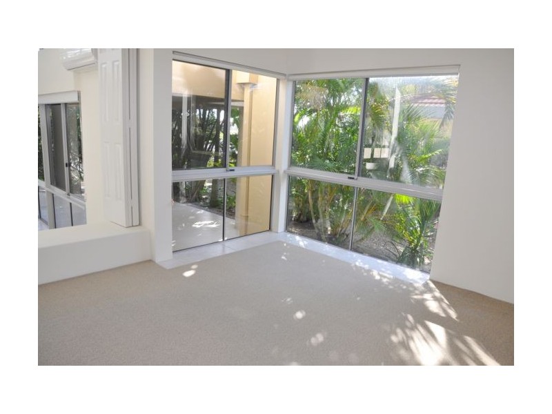 6 Allenton 125 Santa Cruz Blvd, Clear Island Waters QLD 4226