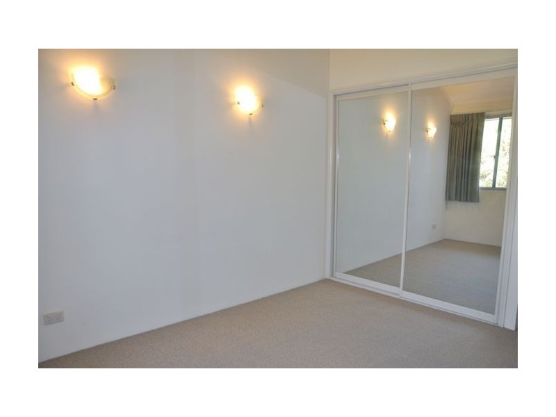 6 Allenton 125 Santa Cruz Blvd, Clear Island Waters QLD 4226