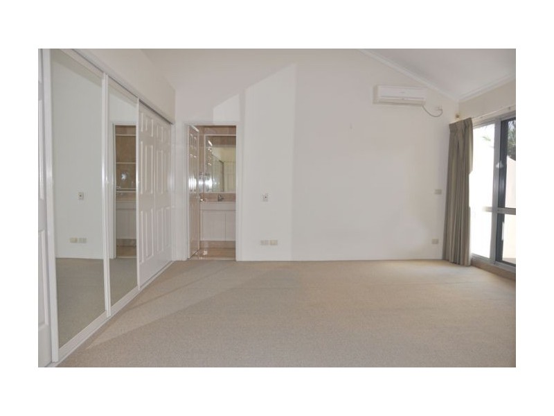 6 Allenton 125 Santa Cruz Blvd, Clear Island Waters QLD 4226