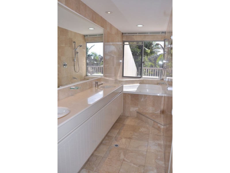 6 Allenton 125 Santa Cruz Blvd, Clear Island Waters QLD 4226