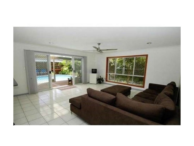 5 Teak Place, Ashmore QLD 4214