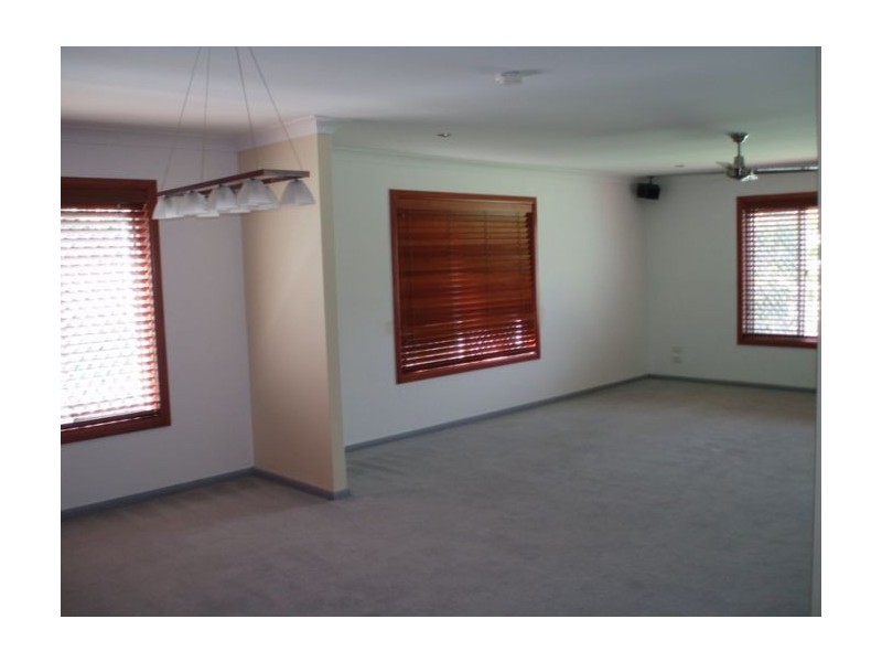 5 Teak Place, Ashmore QLD 4214
