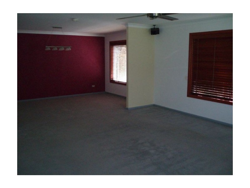 5 Teak Place, Ashmore QLD 4214