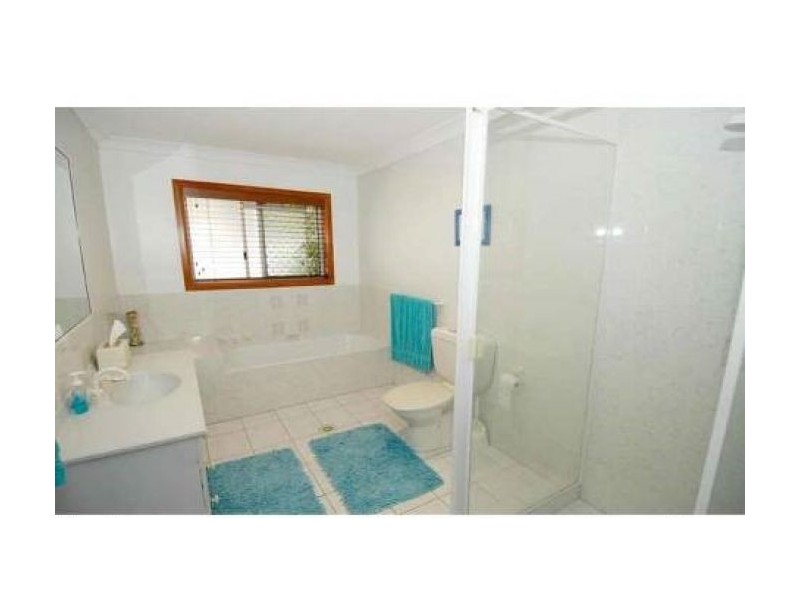 5 Teak Place, Ashmore QLD 4214