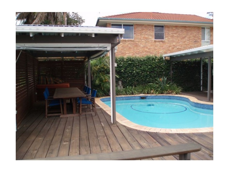 5 Teak Place, Ashmore QLD 4214