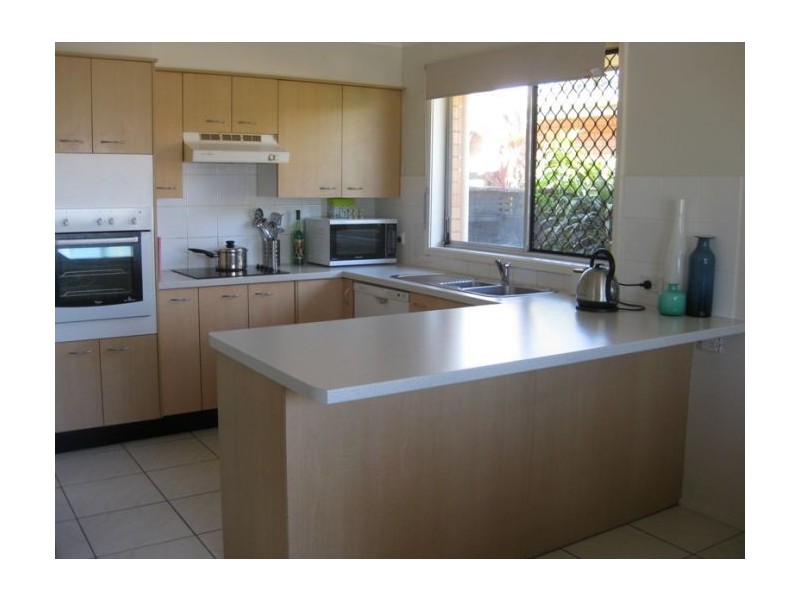 23 St Andrews Ave, Isle Of Capri QLD 4217