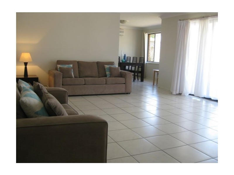 23 St Andrews Ave, Isle Of Capri QLD 4217