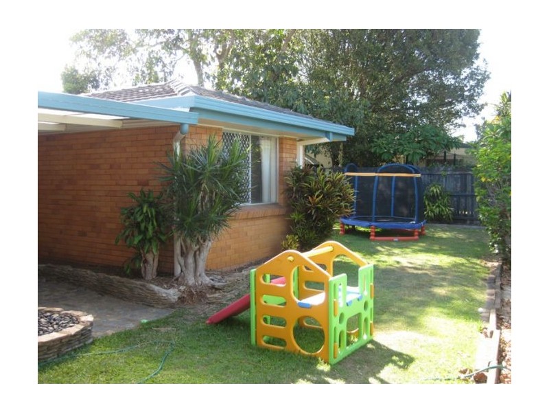 23 St Andrews Ave, Isle Of Capri QLD 4217