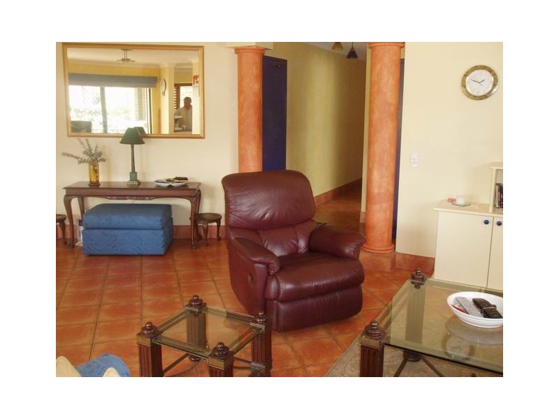 6.24 chelsea ave, Broadbeach QLD 4218