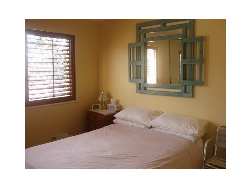 6.24 chelsea ave, Broadbeach QLD 4218