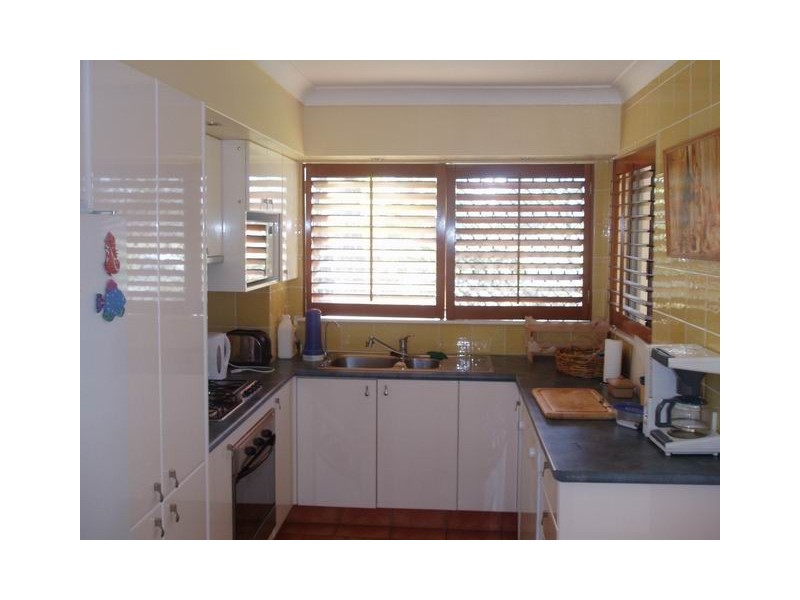 6.24 chelsea ave, Broadbeach QLD 4218