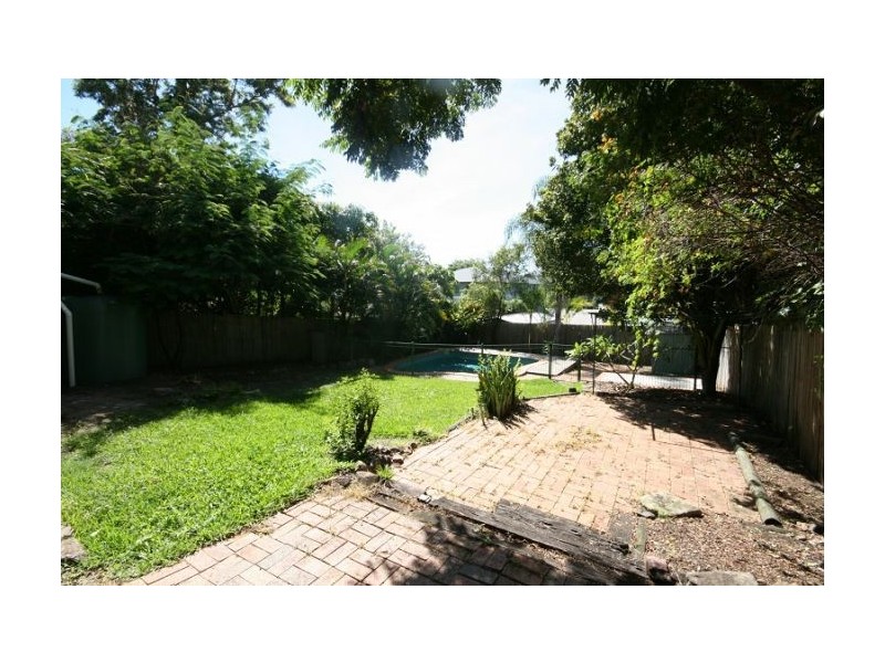 9 McCowan Street, Ashmore QLD 4214