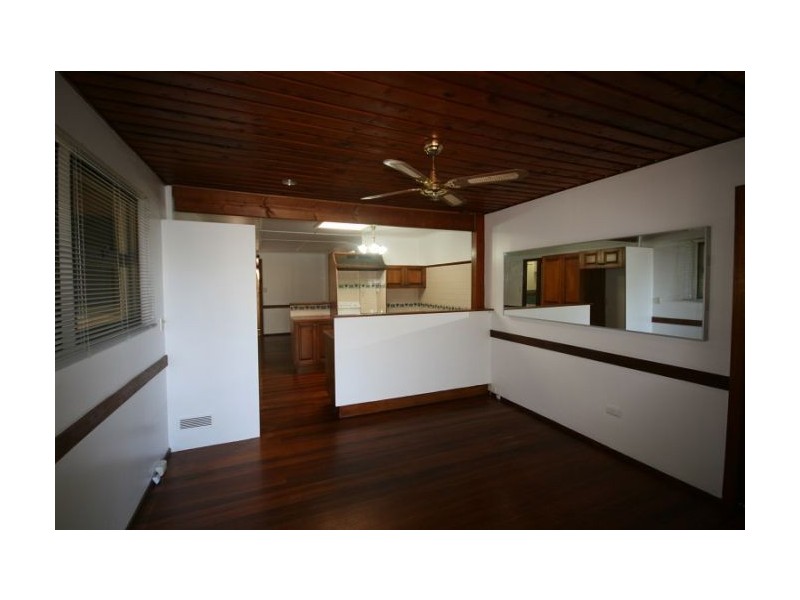 9 McCowan Street, Ashmore QLD 4214