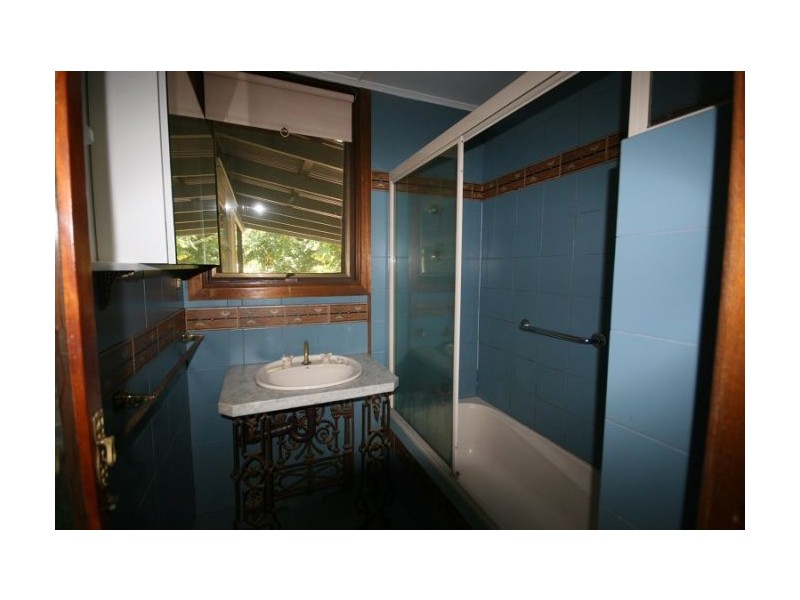 9 McCowan Street, Ashmore QLD 4214