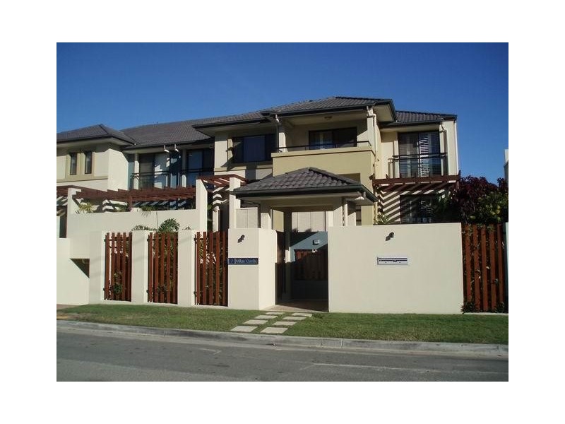 Broadbeach Waters QLD 4218