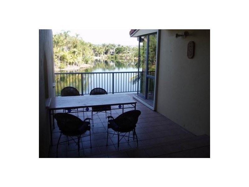 Clear Island Waters QLD 4226