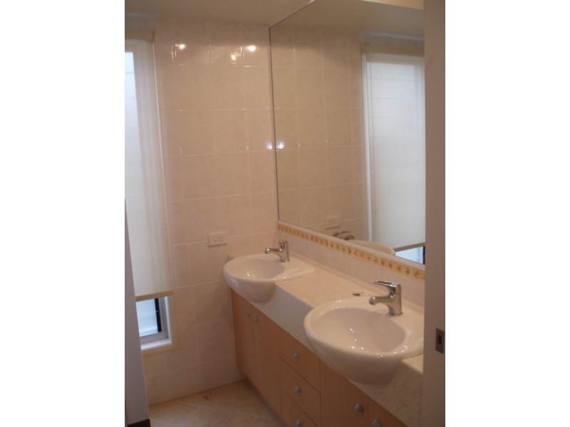 21 Skiff Street, Southport QLD 4215