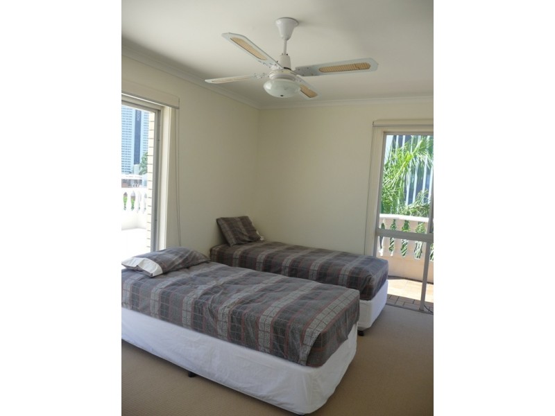 Chevron Island QLD 4217