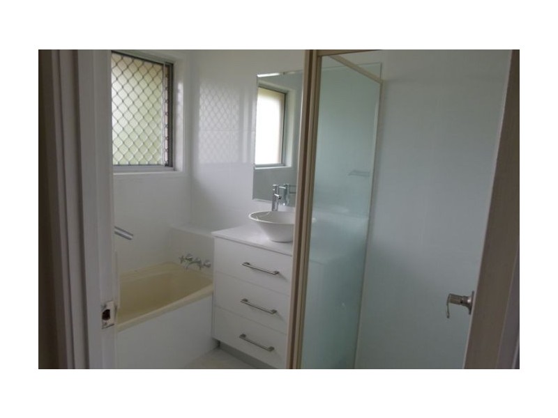 16 Carrabean Avenue, Ashmore QLD 4214