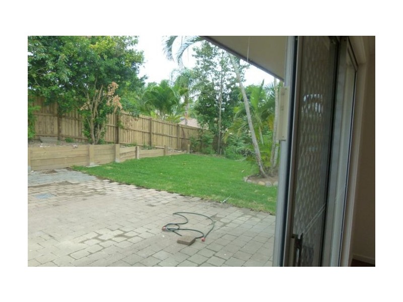 16 Carrabean Avenue, Ashmore QLD 4214