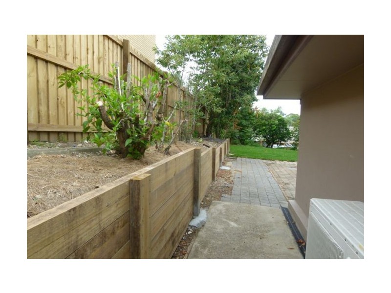 16 Carrabean Avenue, Ashmore QLD 4214