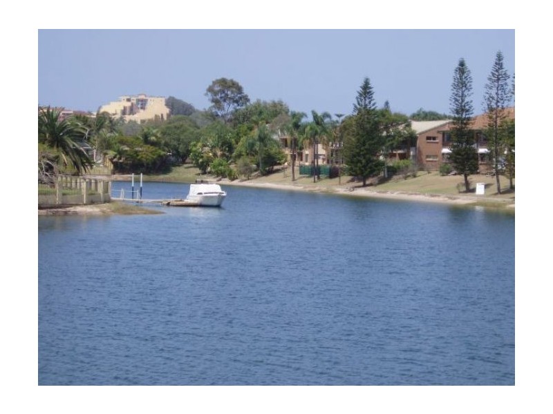 39 Karbunya Street, Mermaid Waters QLD 4218