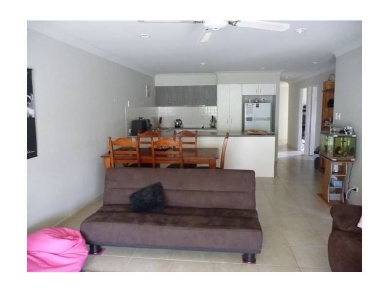 2/15 Benson st, Ormeau QLD 4208