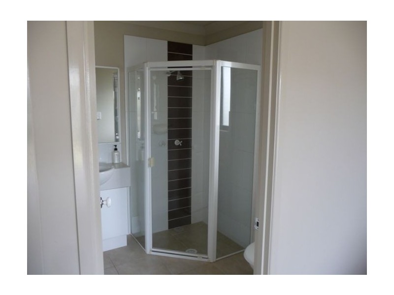 2/15 Benson st, Ormeau QLD 4208