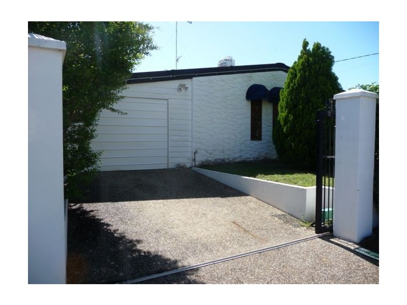 22 Brindisi Ave, Isle Of Capri QLD 4217