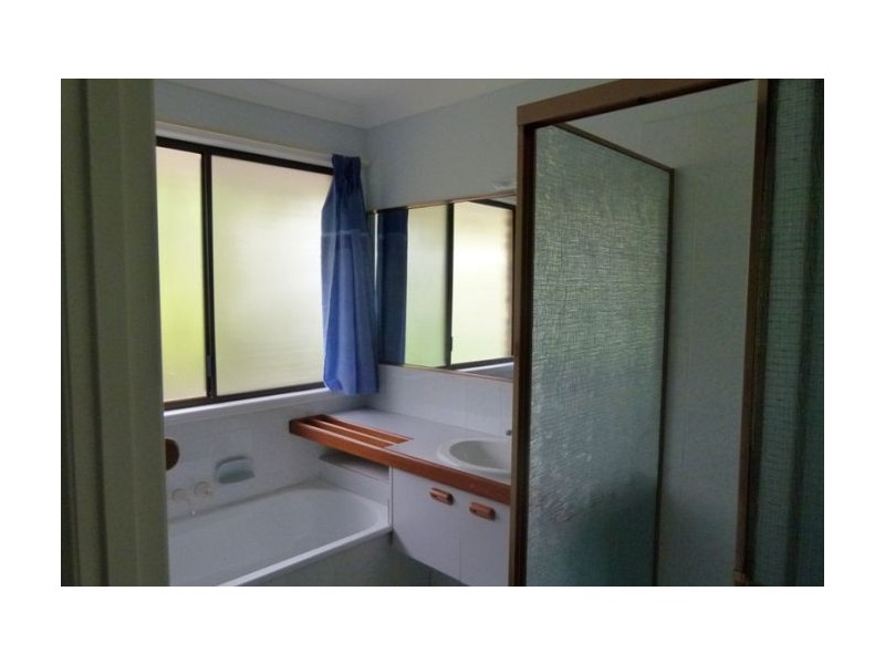 2 Manse Court, Molendinar QLD 4214