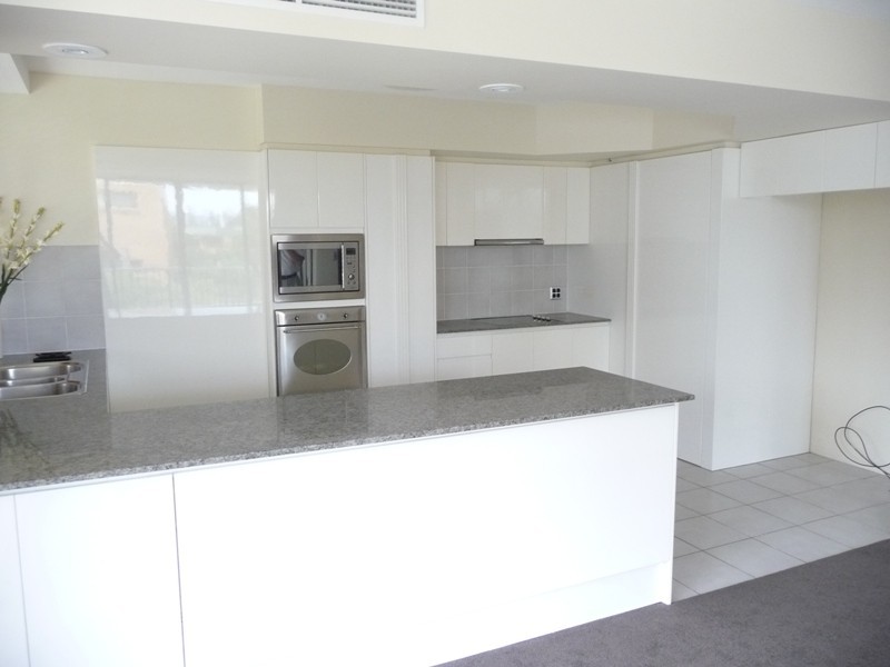 Main Beach QLD 4217