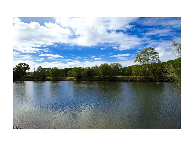 22 Lancelin Drive, Mermaid Waters QLD 4218