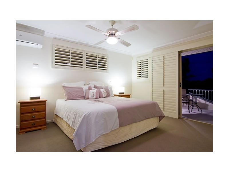 22 Lancelin Drive, Mermaid Waters QLD 4218