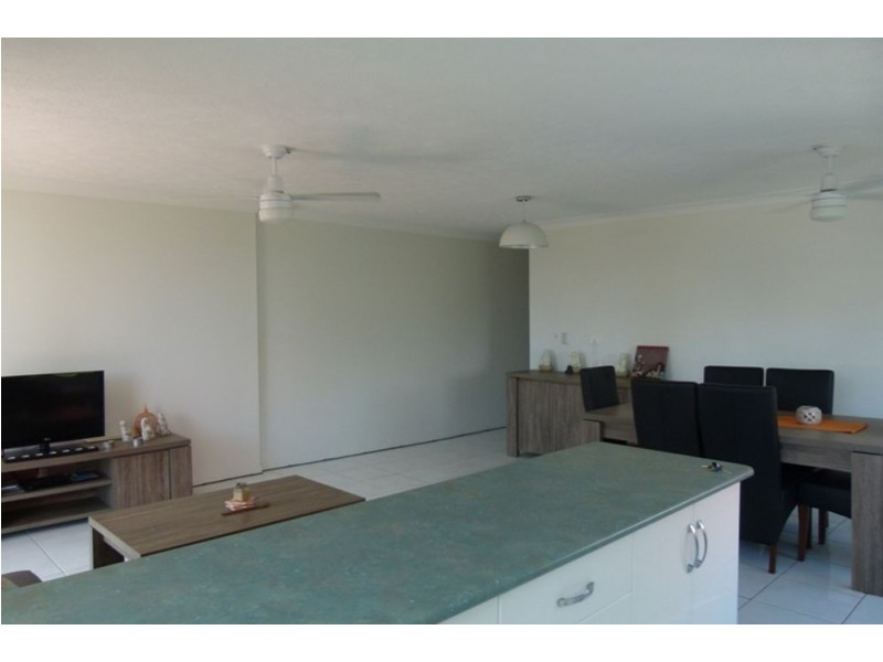 11/220 Surf Parade, Surfers Paradise QLD 4217