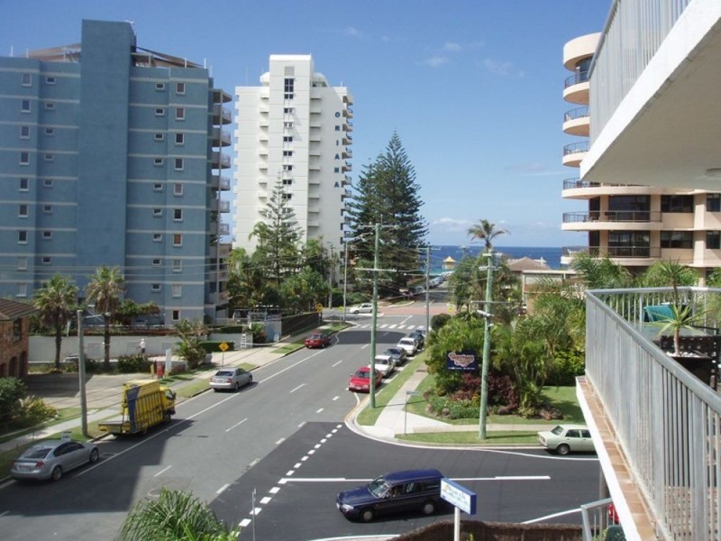 11/220 Surf Parade, Surfers Paradise QLD 4217