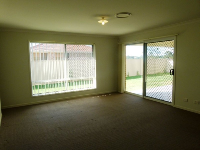 81 Highcrest Circuit, Molendinar QLD 4214