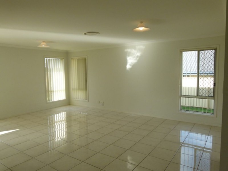 81 Highcrest Circuit, Molendinar QLD 4214